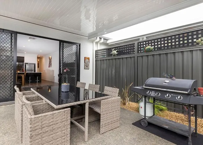 Luxury Home In Christies Beach With King Bed, Nbn, Netflix, 3Bed 2Bath