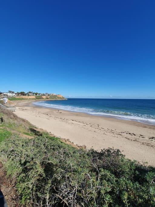 Luxury In Christies With King Bed, Nbn, Netflix, 3bed 2bath Holiday home Christies Beach