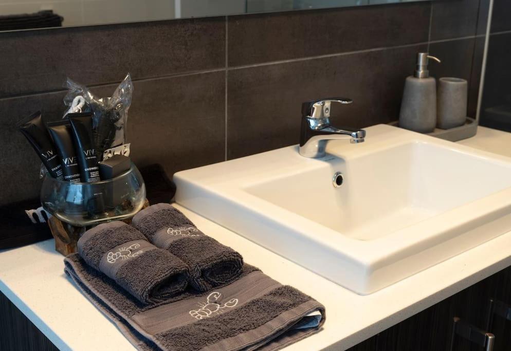 Luxury In Christies With King Bed, Nbn, Netflix, 3bed 2bath Christies Beach